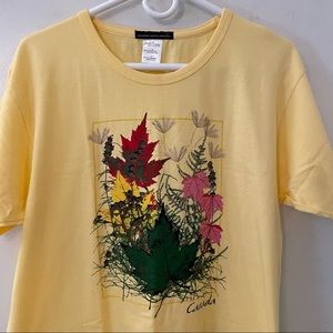 Vintage vibe Canada Tshirt size M